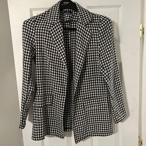 Houndstooth ladies blazer, lightweight, size 6